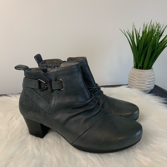 Earth Black Ankle Boots with Chunky Heel and Buckle Detail - Picture 1 of 5